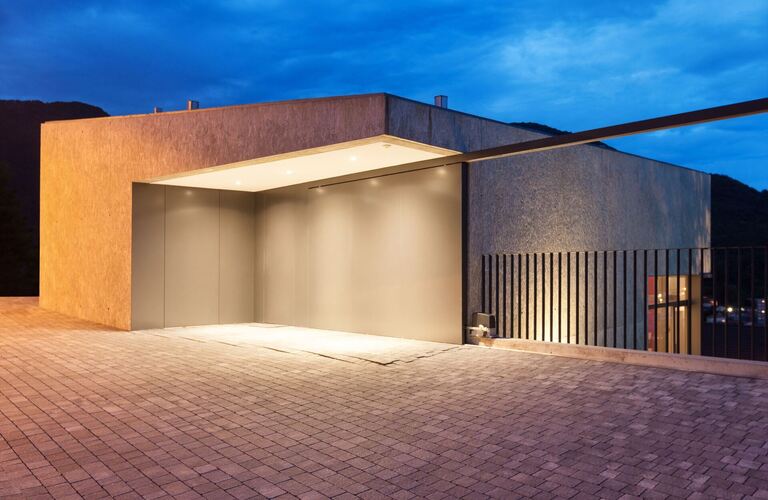 デザインにもこだわったモダンな住まいなら | 長岡市で注文住宅なら地域密着型の職人が対応するナテリエハウス